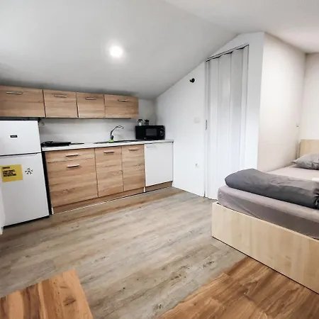 Apartment Sandy For 2 Near City Centre Ljubljana Exterior photo