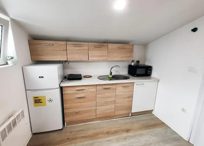 Apartment Sandy For 2 Near City Centre